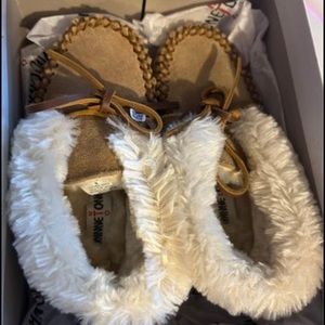 Brand new Toddlers moccasins !